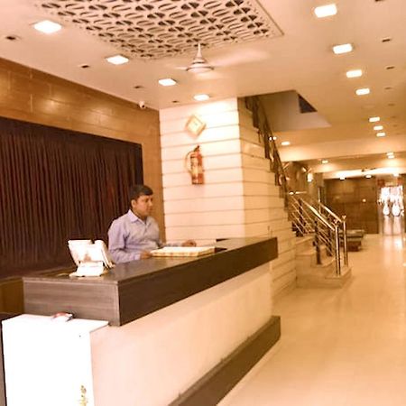 Hotel Milan Deluxe Neu-Delhi Exterior foto