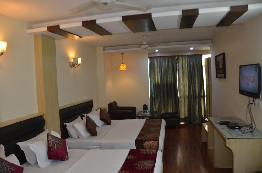 Hotel Milan Deluxe Neu-Delhi Exterior foto