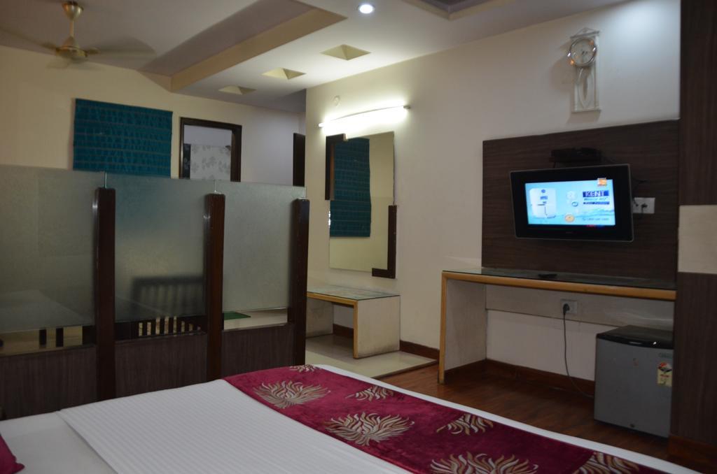 Hotel Milan Deluxe Neu-Delhi Exterior foto