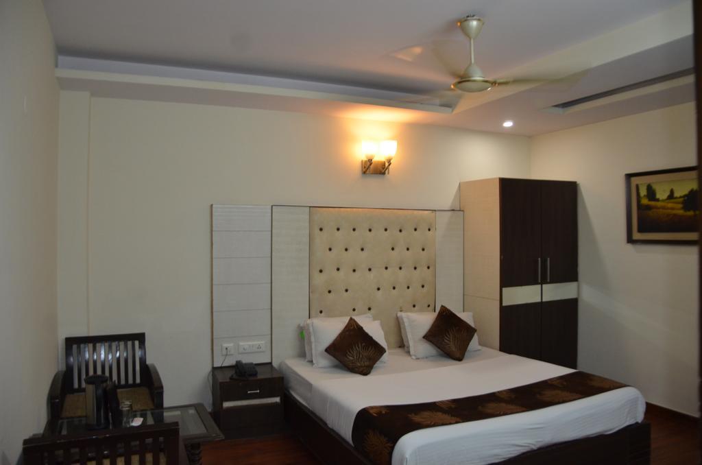 Hotel Milan Deluxe Neu-Delhi Exterior foto