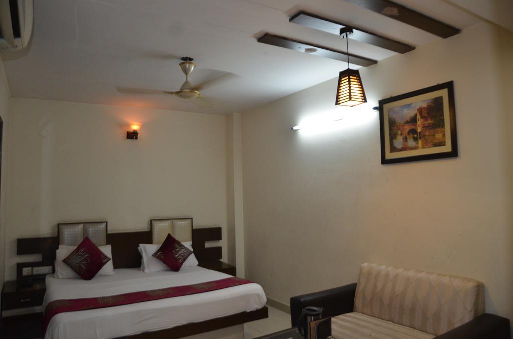 Hotel Milan Deluxe Neu-Delhi Exterior foto