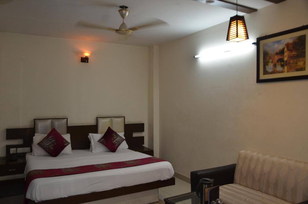 Hotel Milan Deluxe Neu-Delhi Exterior foto
