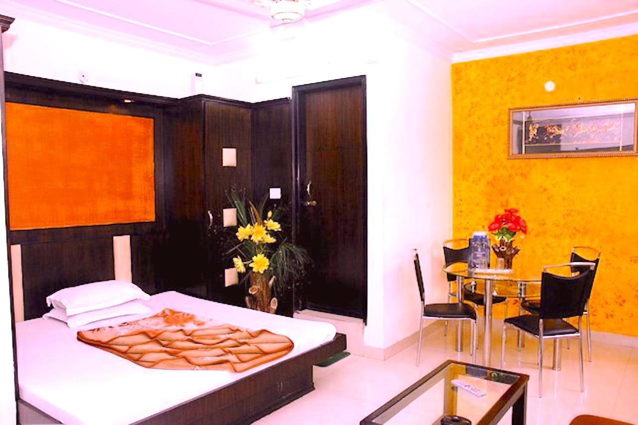 Hotel Milan Deluxe Neu-Delhi Exterior foto